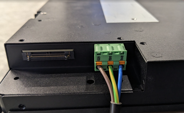 Primer plano de la conexión del adaptador
