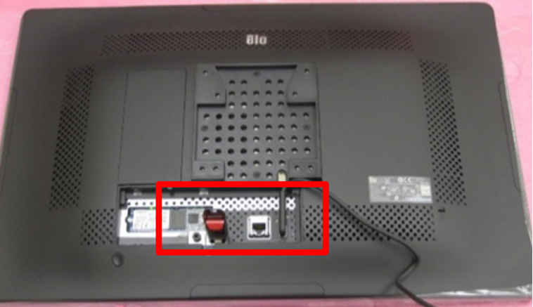 USB 电源适配器和闪存驱动器的连接设置